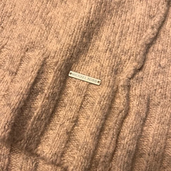 Michael Kors Turtleneck Sweater (M) - Picture 2 of 9